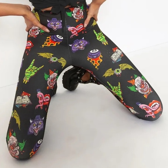 Blackmilk “﻿CREEPTURE FEATURE BLACK HWMF LEGGINGS” Size Medium M NWT Creepy Dark - Picture 6 of 16